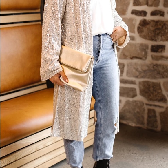 Fawn Design for The Jilly Box - Gold Foldover Clutch - Winter 2022 - Picture 3 of 5